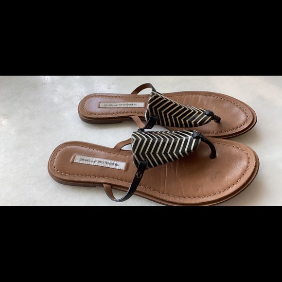 DVF sandals 7.5 - Picture 2 of 2